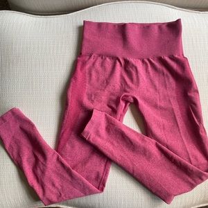 Size S NVGT LEGGINGS!